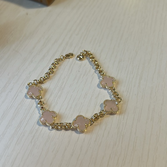 Louis Vuitton Pearl bracelet - Picture 2 of 3
